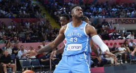 前马刺雄鹿内线欧锦赛持续高光，攻防贡献显著